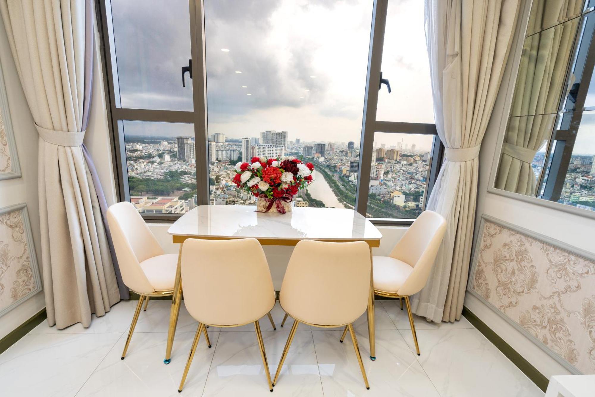 Awesome Rivergate Apartment - Cbd In Hcm City Хошимин Экстерьер фото